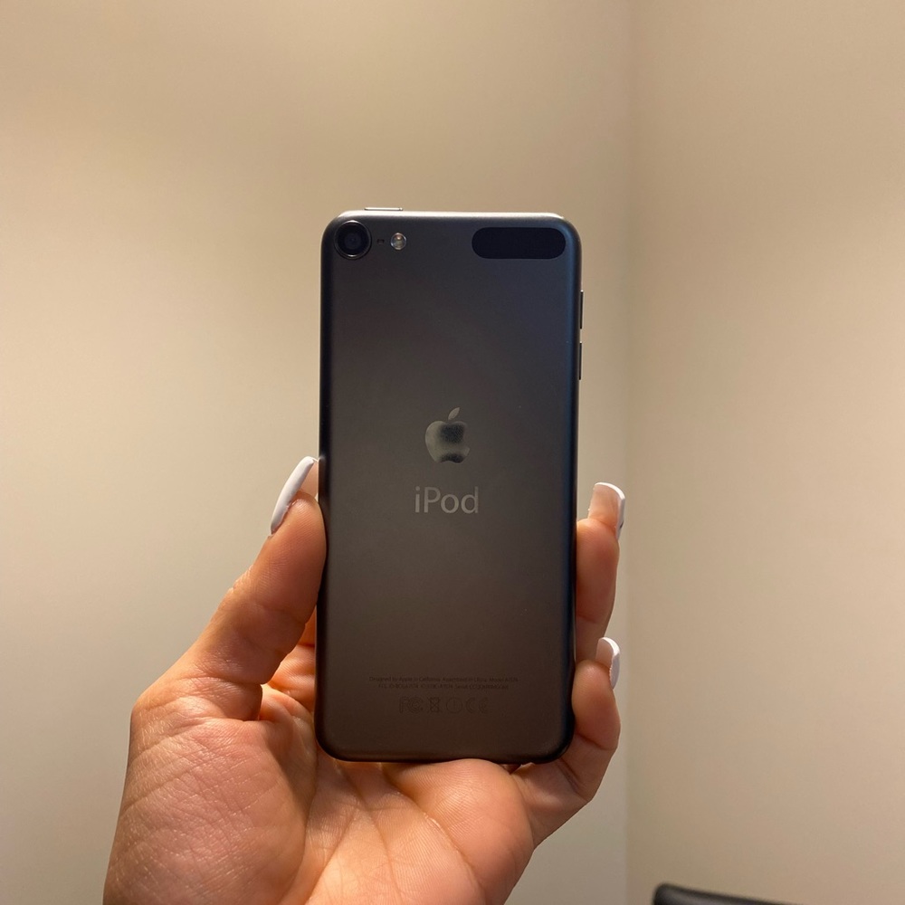 iPod 📱 Color gray, model A1574. 6th Generation